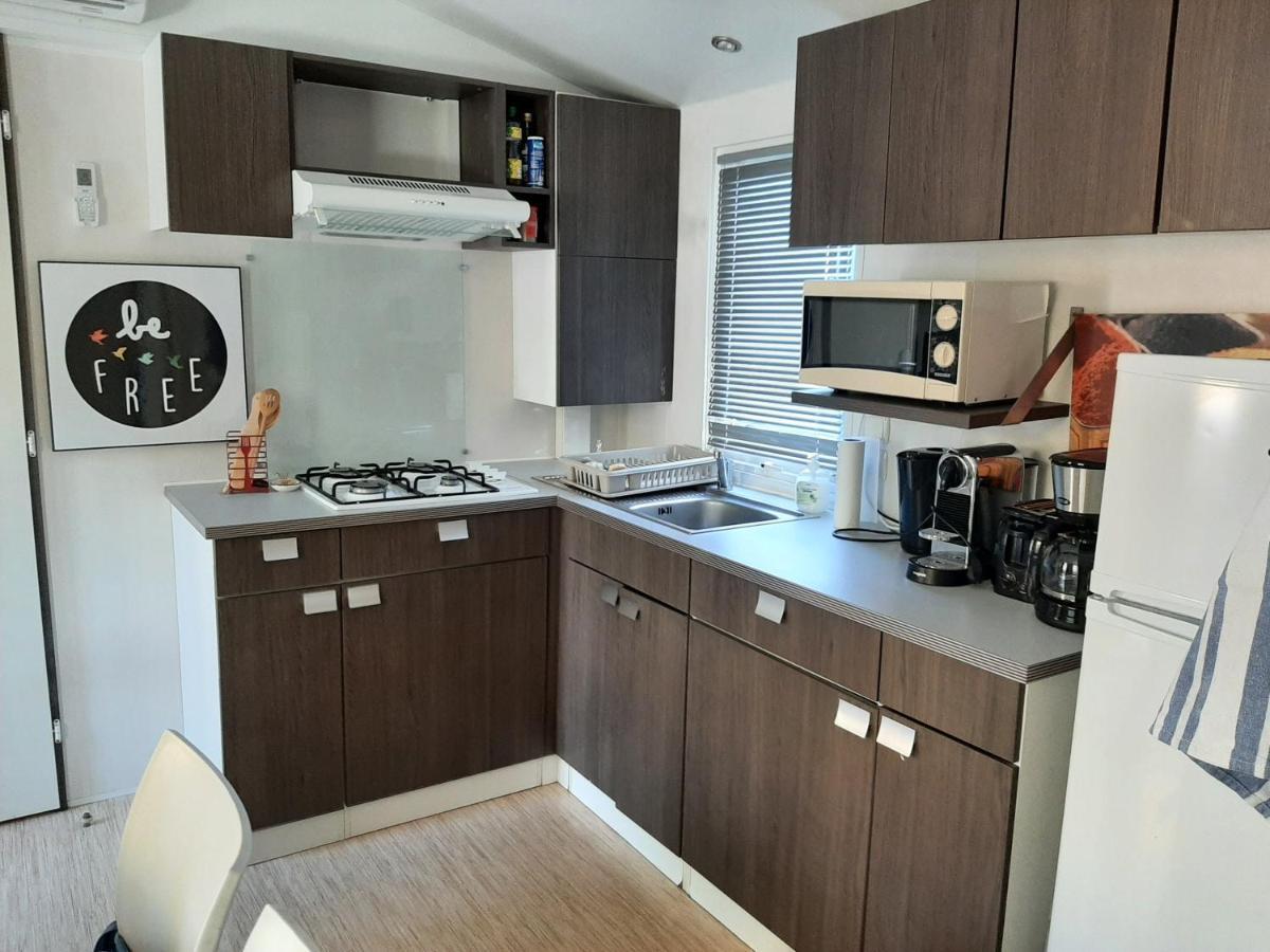 Mobile Home Entierement Equipe La Roque-d'Antheron Exteriér fotografie